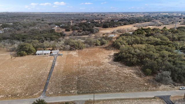 246 Shamrock Dr.,, Floresville, TX 78114