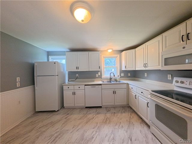 107 East Dauenhauer Street, Manlius, NY 13057