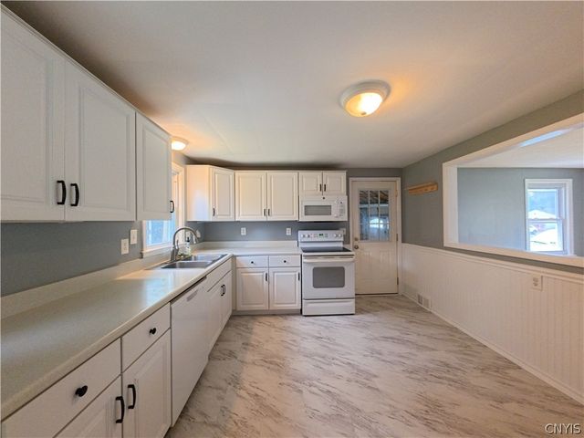 107 East Dauenhauer Street, Manlius, NY 13057