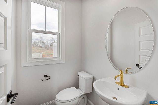 138 PARK RIDGE DR, Crozet, VA 22932