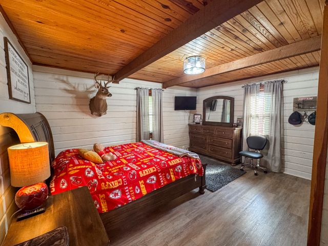 64 State Highway 215, Buffalo, MO 65622