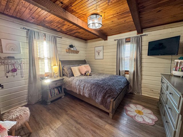 64 State Highway 215, Buffalo, MO 65622