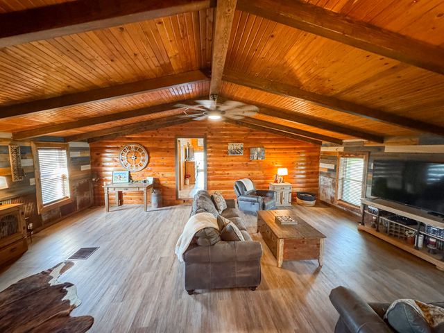 64 State Highway 215, Buffalo, MO 65622