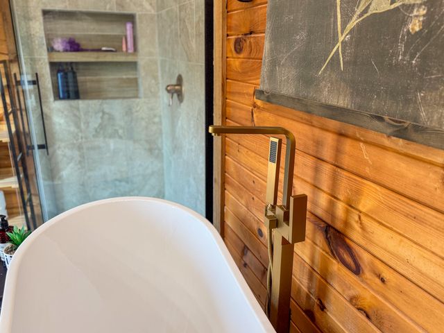 64 State Highway 215, Buffalo, MO 65622