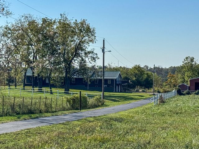 64 State Highway 215, Buffalo, MO 65622