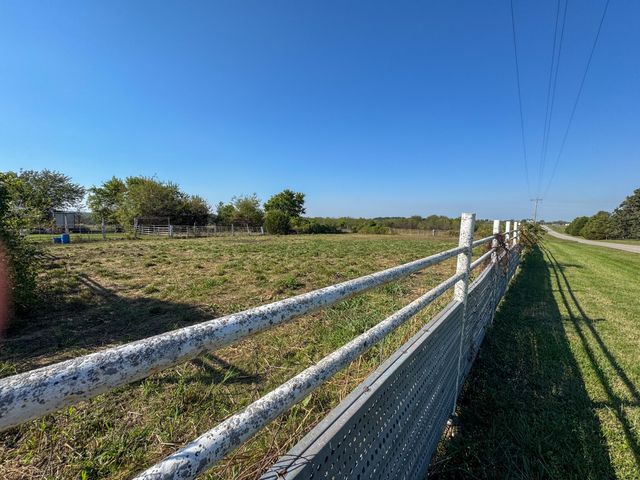 64 State Highway 215, Buffalo, MO 65622