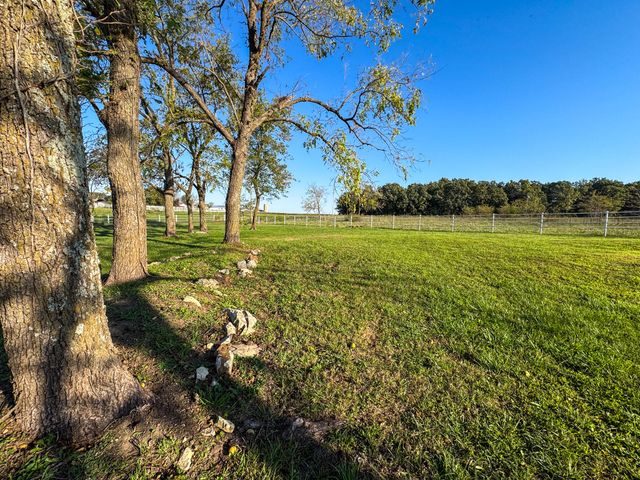 64 State Highway 215, Buffalo, MO 65622