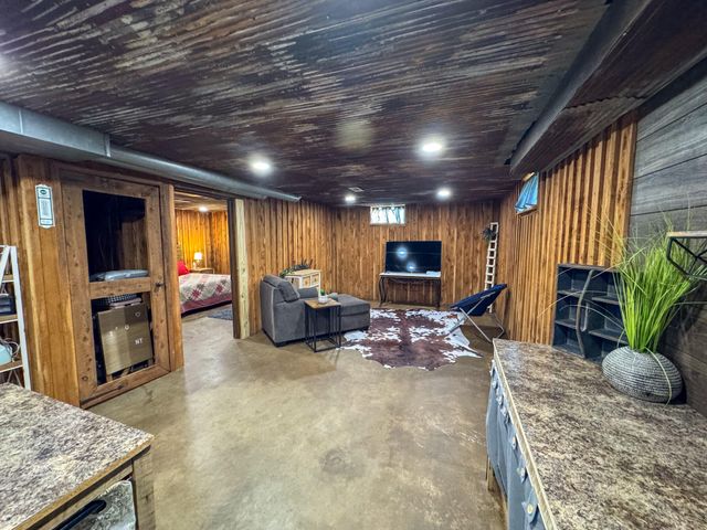 64 State Highway 215, Buffalo, MO 65622