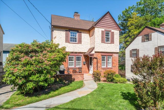 8 Interlaken Avenue, New Rochelle, NY 10801