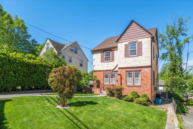 8 Interlaken Avenue, New Rochelle, NY 10801