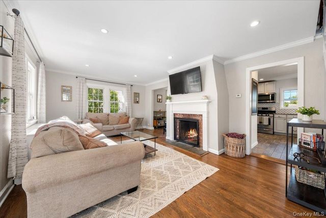 8 Interlaken Avenue, New Rochelle, NY 10801