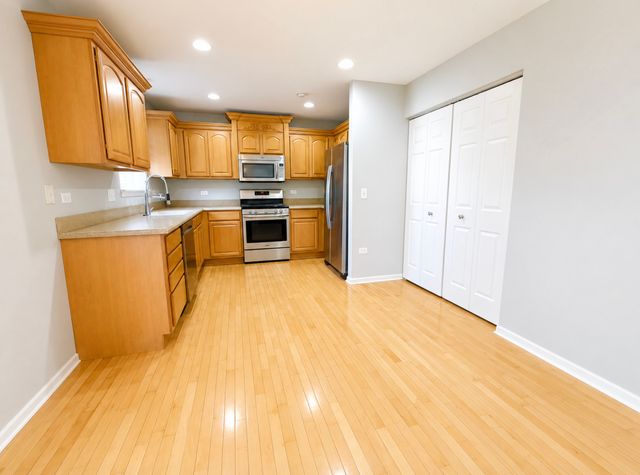 3131 SAGANASHKEE Lane, Naperville, IL 60564