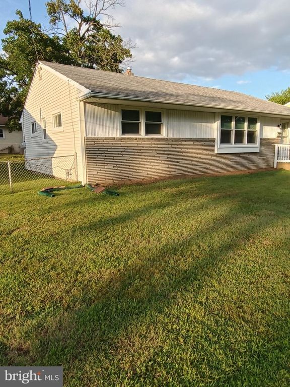 5047 GOLFVIEW DR, PENNSAUKEN, NJ 08109 — photo 2