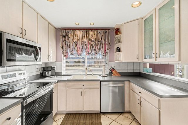 31141 Morgan Drive, Warren, MI 48088