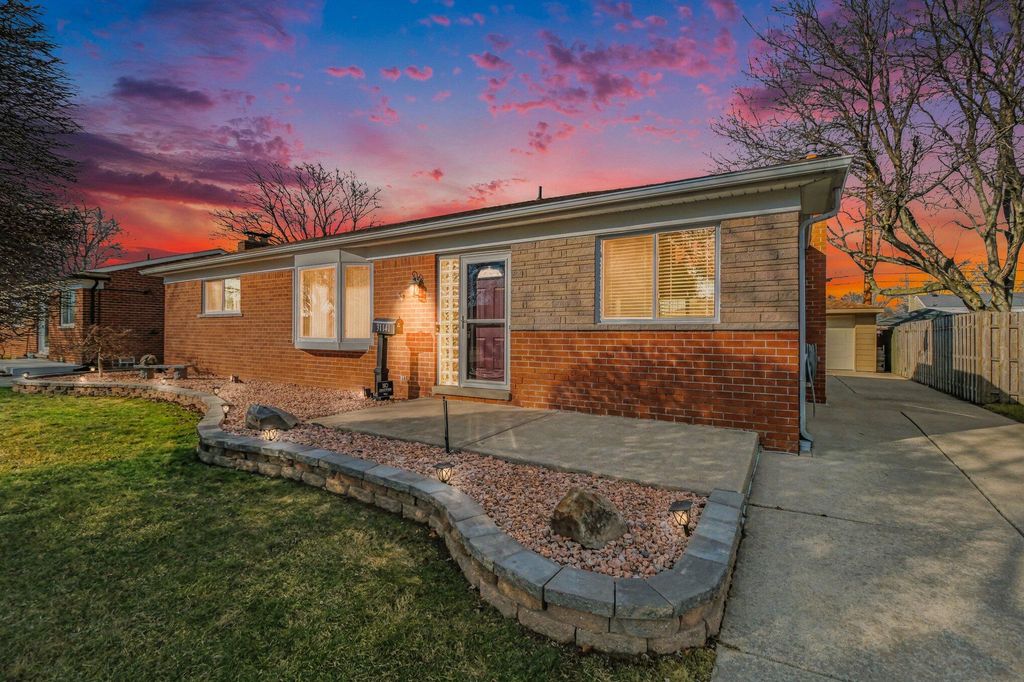 31141 Morgan Drive, Warren, MI 48088