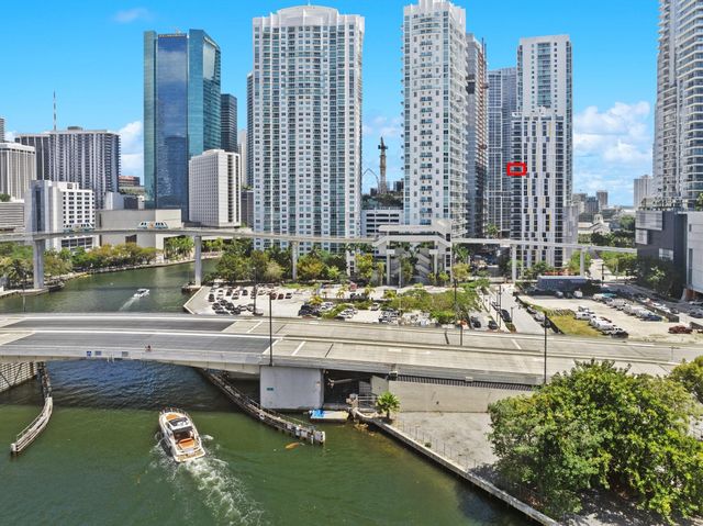 31 SE 6th St 2002, Miami, FL 33131