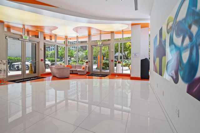 31 SE 6th St 2002, Miami, FL 33131