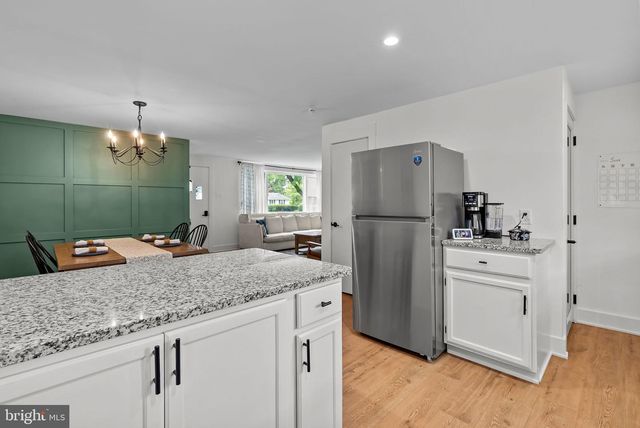 16 BROOK LN, Yardley, PA 19067