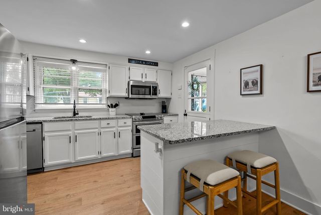 16 BROOK LN, Yardley, PA 19067