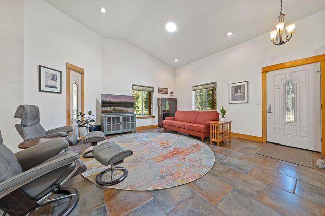 16844 Brenda Drive, Bend, OR 97707