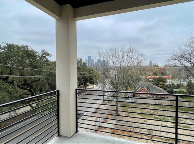 2727 Houston Avenue Avenue 205, Houston, TX 77009