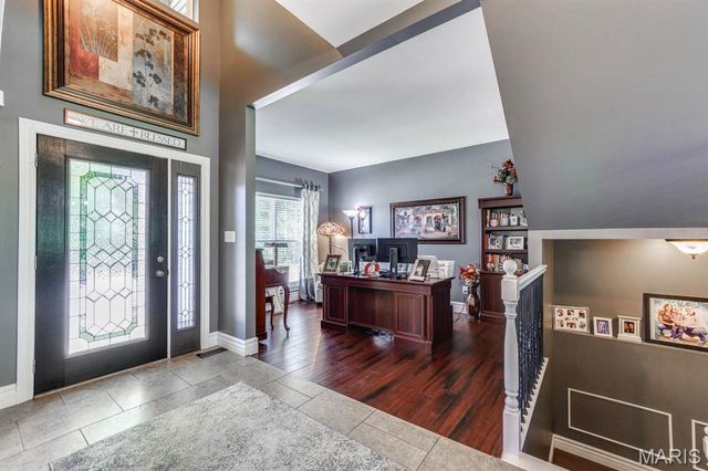 10 Deergrass Court, Oakville, MO 63129