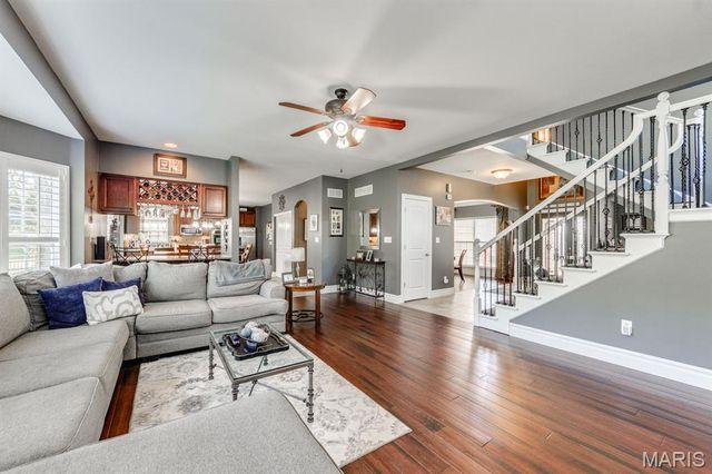 10 Deergrass Court, Oakville, MO 63129