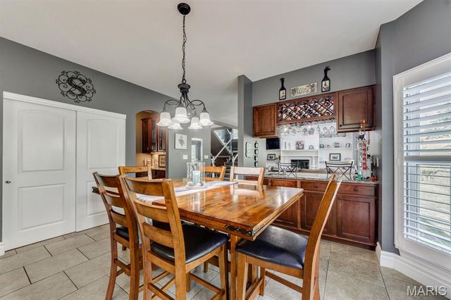 10 Deergrass Court, Oakville, MO 63129
