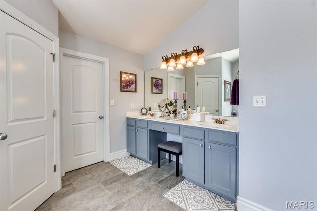 10 Deergrass Court, Oakville, MO 63129