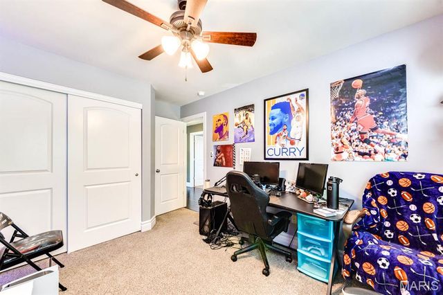 10 Deergrass Court, Oakville, MO 63129