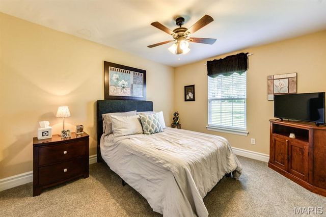 10 Deergrass Court, Oakville, MO 63129