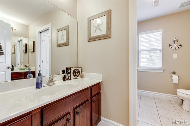 10 Deergrass Court, Oakville, MO 63129