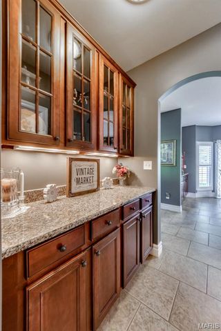 10 Deergrass Court, Oakville, MO 63129