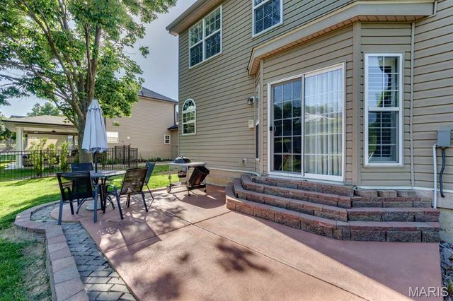 10 Deergrass Court, Oakville, MO 63129