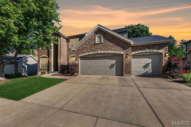 10 Deergrass Court, Oakville, MO 63129