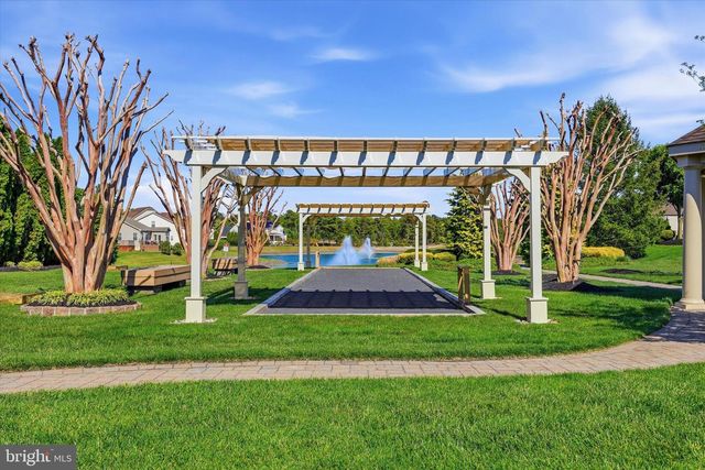 6 LEONARDO LN, West Berlin, NJ 08091