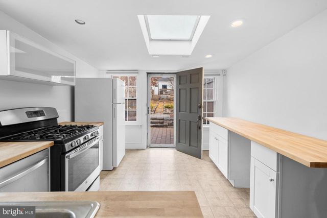 632 W NAOMI ST, Philadelphia, PA 19144