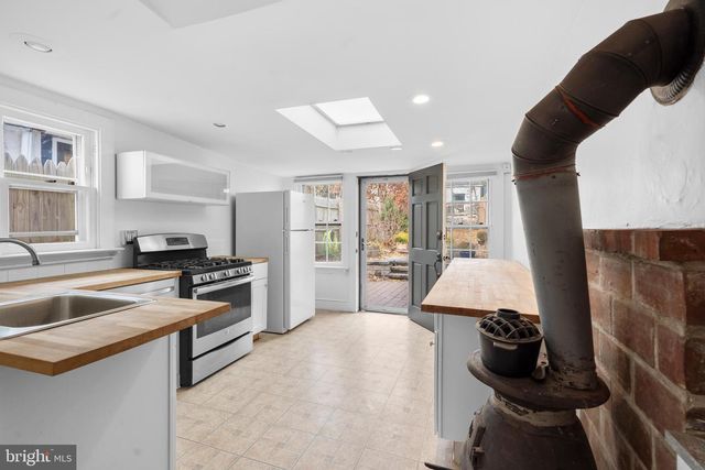 632 W NAOMI ST, Philadelphia, PA 19144