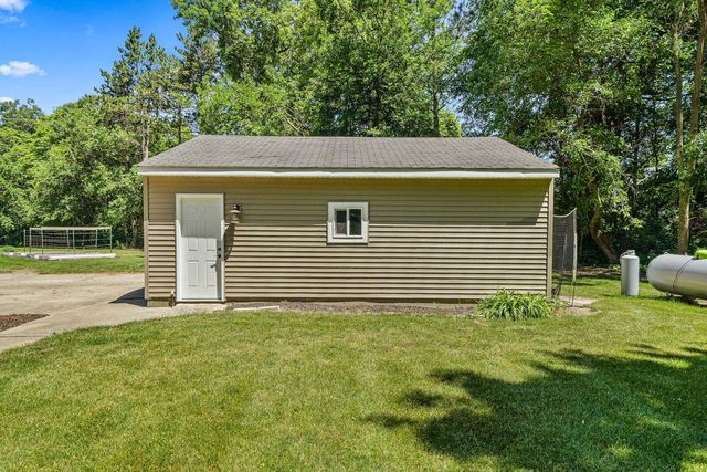 70111 Fir Road, Niles, MI 49120