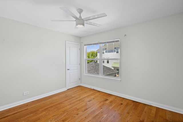 2474 W LAKE Avenue, Glenview, IL 60026