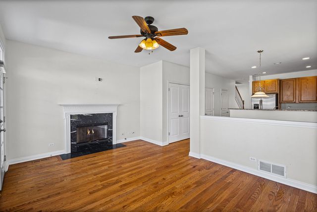 2474 W LAKE Avenue, Glenview, IL 60026