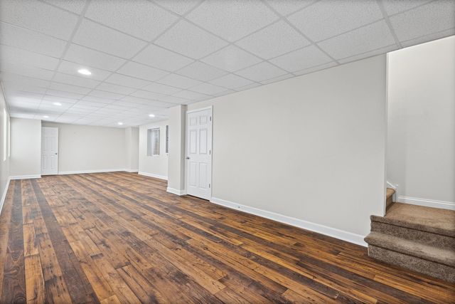 2474 W LAKE Avenue, Glenview, IL 60026