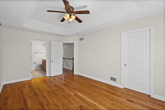 2474 W LAKE Avenue, Glenview, IL 60026