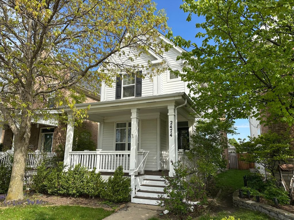 2474 W LAKE Avenue, Glenview, IL 60026