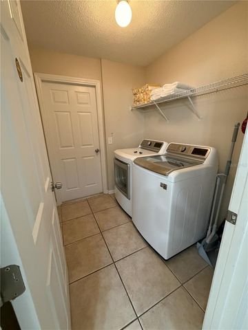 1055 LAKE BERKLEY DRIVE, Kissimmee, FL 34746