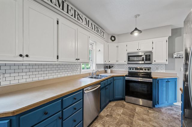 7635 165th Avenue NE, Columbus, MN 55025