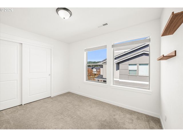 12648 Se 172ND Ave, Happy Valley, OR 97086