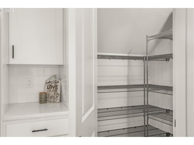 12648 Se 172ND Ave, Happy Valley, OR 97086