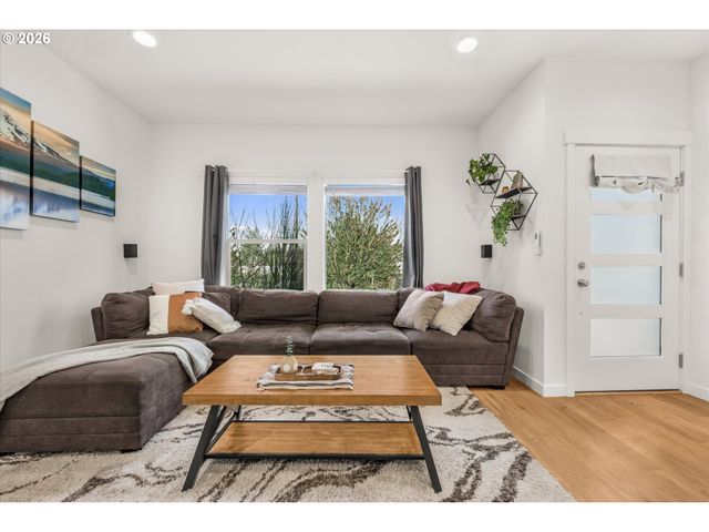 12648 Se 172ND Ave, Happy Valley, OR 97086