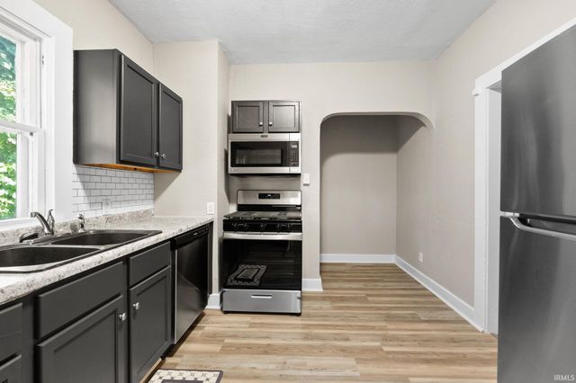 805 W Wildwood Avenue, Fort Wayne, IN 46807